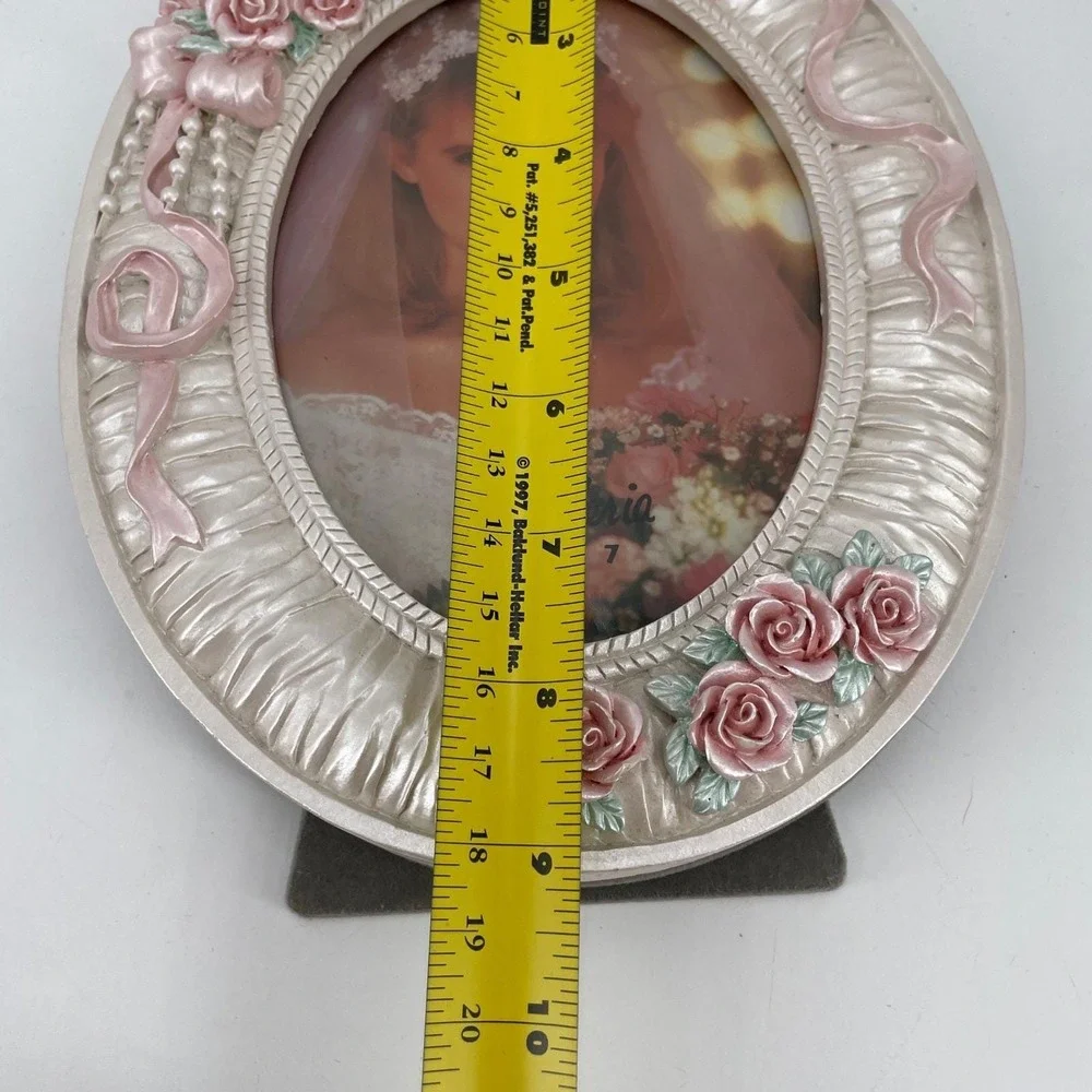 Vintage Wedding Picture photo Frame 90s Floral Oval Resin Elegant Cottagecore